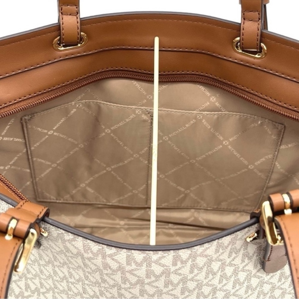 Michael Kors Medium Double Packet Tote Bag & Trifold Wallet
Vanilla/Brown - Picture 8 of 14